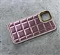 Силиконовый чехол Iphone 13 (6.1) глянцевая поверхность, выпуклые квадраты, розовая